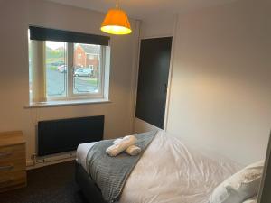 Tipton 2 Bedroomed long Stay Pad van or car free parking