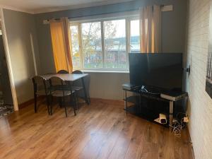 Tipton 2 Bedroomed long Stay Pad van or car free parking