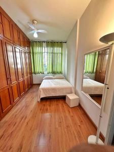 Hius 205 -300 metros da praia