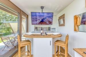 River View Suite Mlinar Private Beach - Happy Rentals