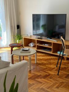 Dpto en excelente ubicación, muy luminoso y cómodo, a media cuadra del subte