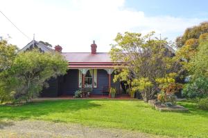 Waterfront Casilda Guesthouse