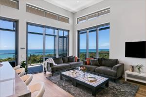 Breathtaking Beachfront 3 Bedroom Penthouse Bokarina Sunshine Coast