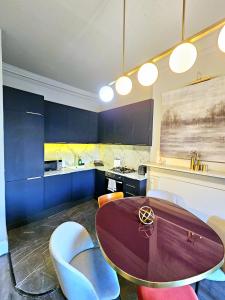 Stylish & Cosy Hyde Park Home by Tube Metro Stations with Elevator - Lift