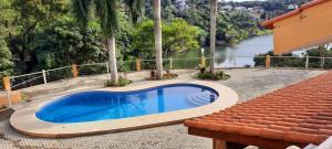 Linda Chácara - pé na água na represa de Igaratá