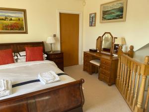 Top Floor En-suite Double Bedrooms With Great View Of Windsor Castle & Free Parking