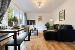 Applin House-5 Bed Contractor Stay Parking WIFI - Siston