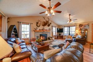 Cadiz Vacation Home with Deck Walk to Lake Barkley