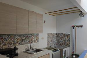 luminoso y fresco apartaestudio cerca de todo