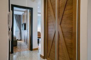 Teodora Modern Mountain