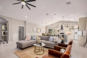 Cozy Exquisite Golf Course Home in Alta Mesa - 休闲世界