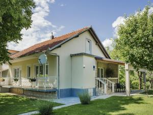 Villa in Croatia near Blue & Red Lakes