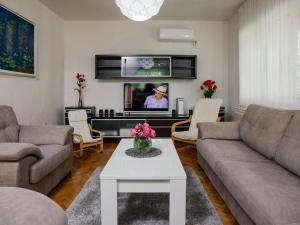 Villa in Croatia near Blue & Red Lakes