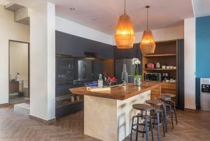 Oceanview 8BR Luxury Double Villa, Concierge &Pools-Tankah Bay