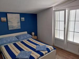 Apartments by the sea Povljana, Pag - 17222