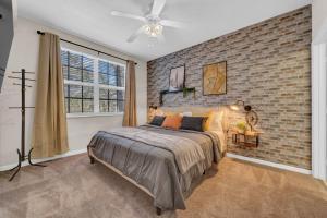 Modern 2BR2BA w King Bed, Pools Gym #1