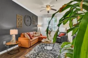 Cozy 2br2ba Minutes To Airport & Westchase #1 - West Chase Cozy 2br2ba Minutes To Airport & Westchase #1 - West Chase