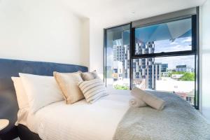 1BR Apt in Clayton Mel CBD with City view