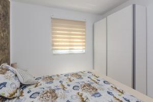 Apartments by the sea Vir - 18591