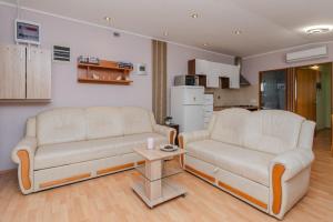 Apartments with parking space Vir - 18517