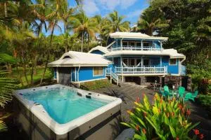 kehena black sand beach house - ocean view swim spa - Kalapana Sea View Estates