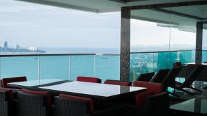 Wong Amat Tower By Peter