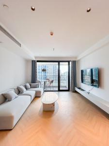 Eastern Hub - Bund Branch TianZiFang superior 2 bedrooms near the Bund