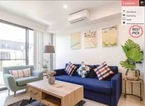 Modern & Quiet 2BR Townhouse with Free Parking - Hall