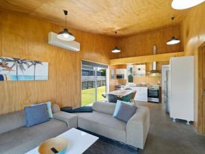 The Weekender - Omaha Holiday Home
