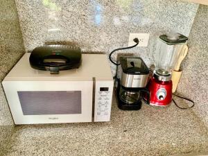 Vibe Gorgeous one bedroom apartment view beach