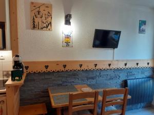 Studio cosy 3 pers à Valfréjus, téléphérique à 20m, animaux admis - FR-1-561-86