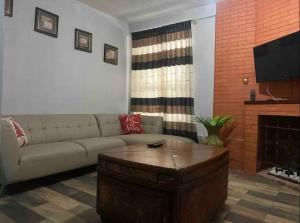 Lugar encantador con chimenea