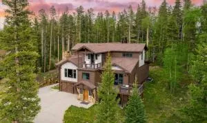 Dillon by AvantStay Private Mountain Home w Hot Tub w Views Shuffleboard - Breckenridge Airport