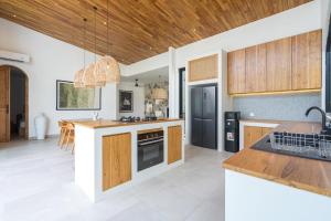 Villa Emerald - Uluwatu by Yolla Hospitality