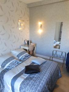 Hotels Logis Le Printemps Hotel Restaurant - Montelimar : photos des chambres