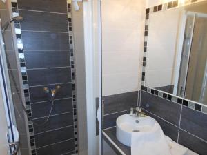 Hotels Logis Le Printemps Hotel Restaurant - Montelimar : Chambre Double