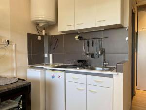 Appartements Studio confort avec climatisation et wifi a Balaruc-les-Bains - FR-1-553-278 : photos des chambres
