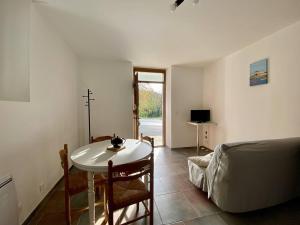 Appartements T2 charmant a Cambo-les-Bains, proche Thermes, WIFI, 2 couchages - FR-1-495-146 : photos des chambres