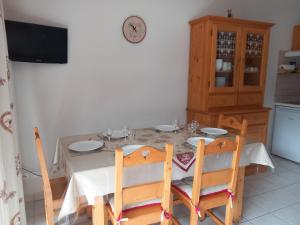 Appartements Appartement 6 pers, proche pistes & navette, parking - FR-1-467-144 : photos des chambres