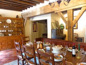 Élégant cottage médiéval restauré avec piscine, cheminée, proche du golf et attractions culturelles - FR-1-489-335