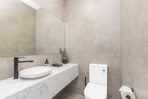 Spacious and Luxury House at Taylor