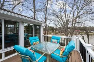 Tree Top Get Away by AvantStay Amazing Lake View - Lake Norman of Catawba