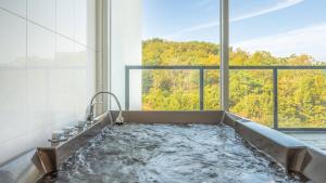 GYEONGJU LINEVIEW POOLVILLA