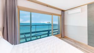 Sokcho Bird Island Pension