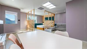 Tongyeong Saryangdo Elphis36 Poolvilla