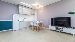 Tongyeong Saryangdo Elphis36 Poolvilla