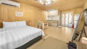 Jeju Timberhouse Pension