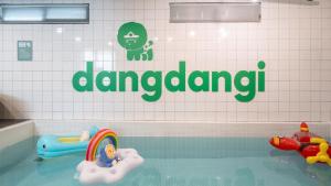 Gapyeong Dangdangi Pet Poolvilla Blue