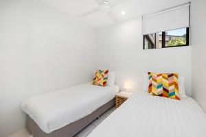 6 58 Pacific Drive - Beachfront modern apartment