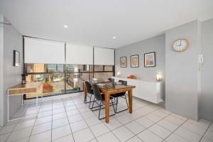 6 58 Pacific Drive - Beachfront modern apartment